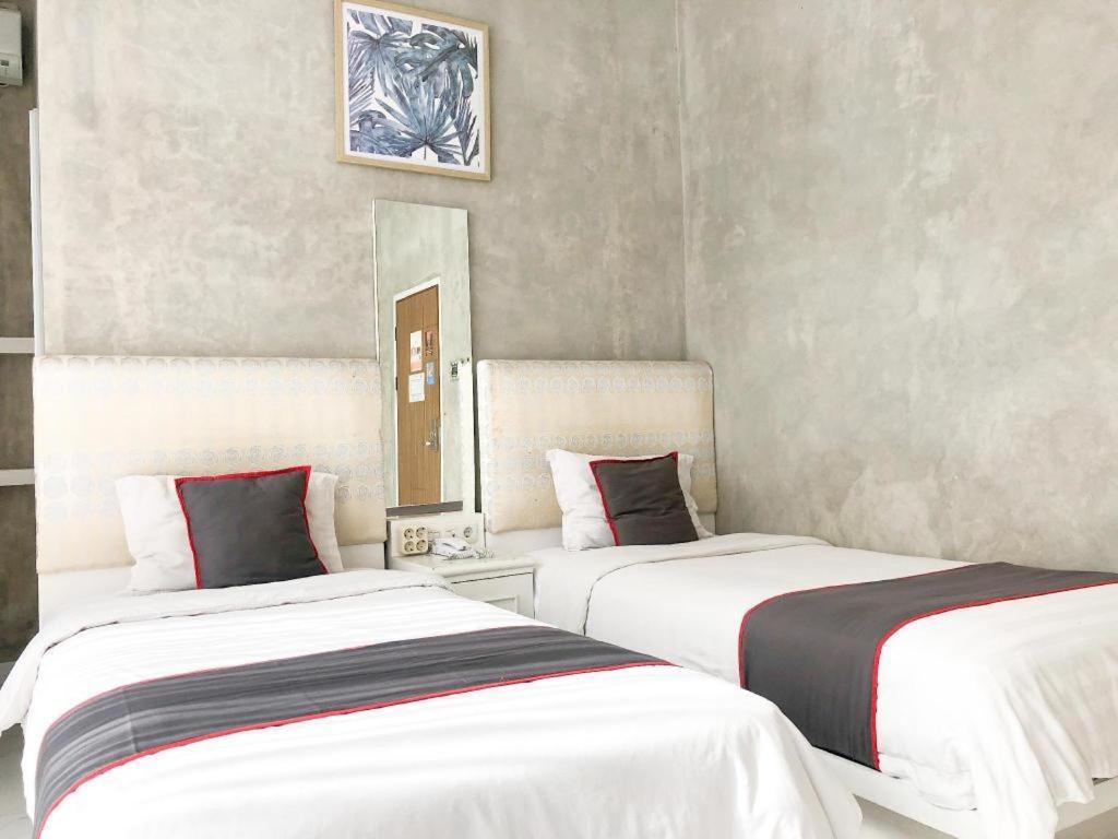 Hotel Collection O 31 The Batik Bed And Coffee Bandung Extérieur photo